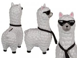 LamaSpaarpotMetStropdasEnZonnebril