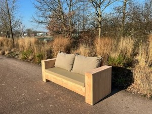 DouglastuinbankAstermetbredearmleuningen