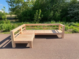 DouglasloungebankDaphnemetbalken