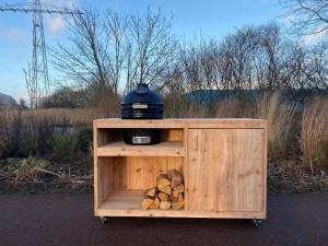 DouglashoutenbuitenkeukenPadenmetdeur