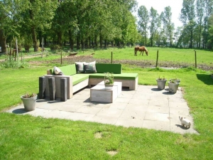 SteigerhoutenloungebankMansonmetblokarm