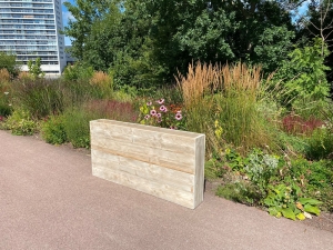 SteigerhoutenplantenbakStatemethorizontaleplanken