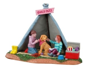 GirlsbackyardcampingkerstfiguurLEMAX-Lemax