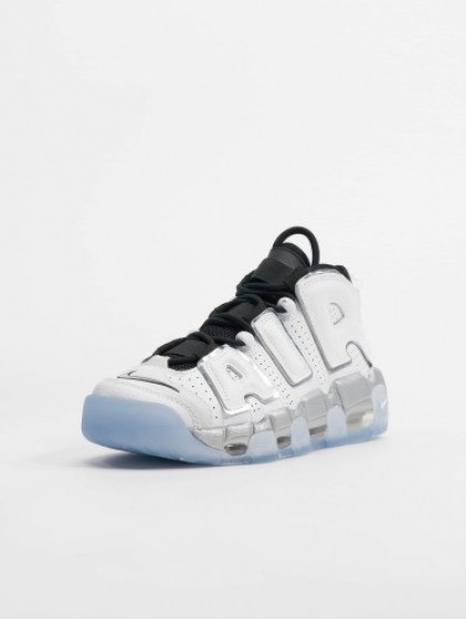 NikesneakerAirMoreUptempoChromeinwit