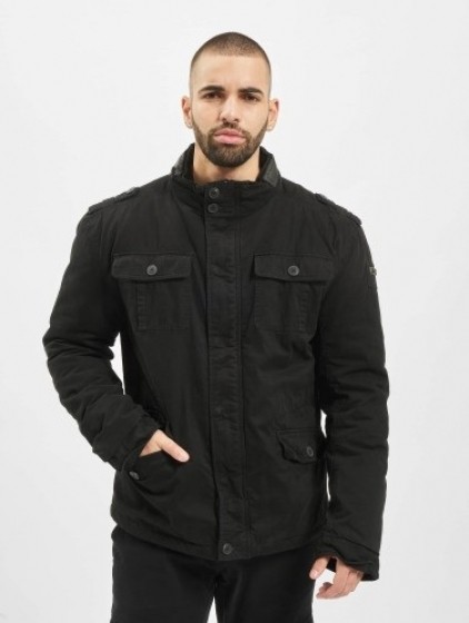 BranditwinterjasBritanniainzwart