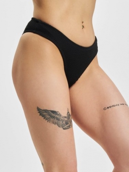 EllesseBikiniGlareinzwart