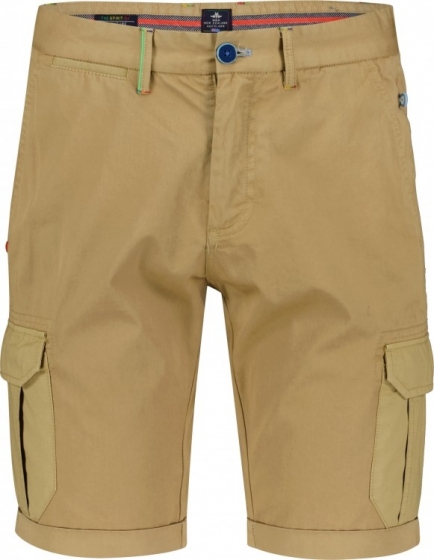 NewZealandAucklandKorteBroekSUMMERSANDW32