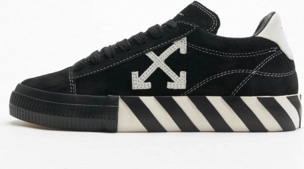 Off-WhiteNewArrowLowVulcanizedSneakersVrouwenopkleurzwartMaat35