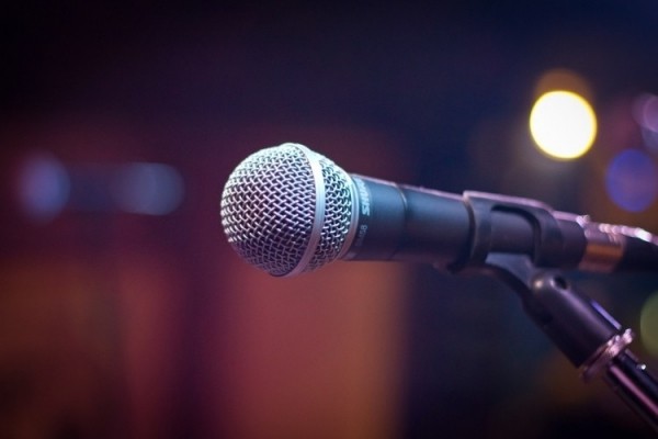 Karaoke Microfoon Mediamarkt kopen met Sale korting? Bekijk Uitverkoop!